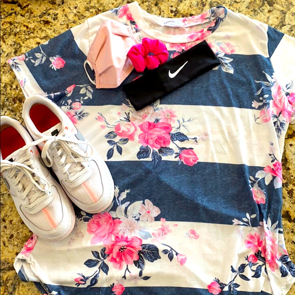 Softest Floral Tee!!